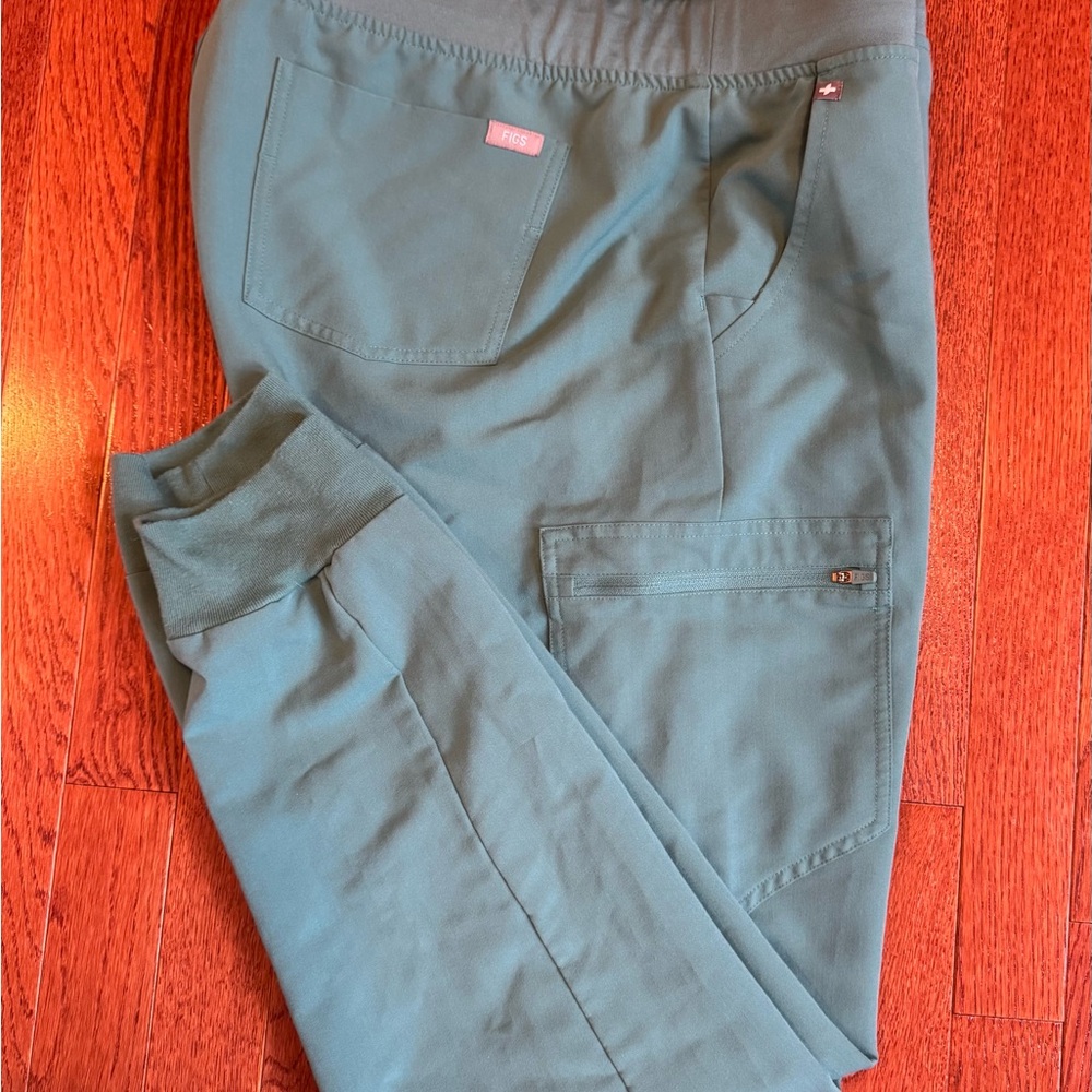 FIGS Women’s Zamora Green Scrub Jogger Pants, XL